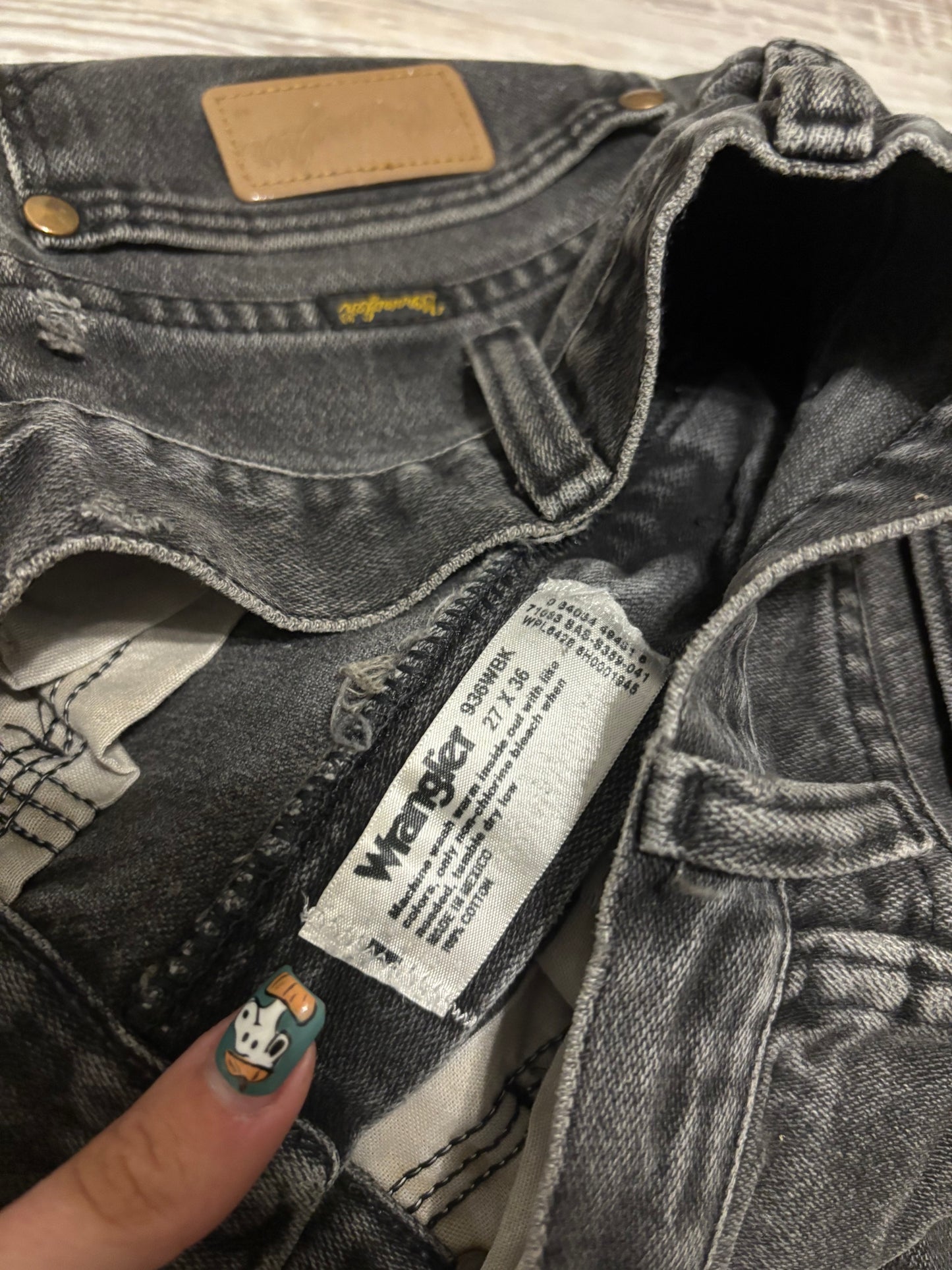 *VINTAGE* 26” BLACK WORN OUT WRANGLER JEANS