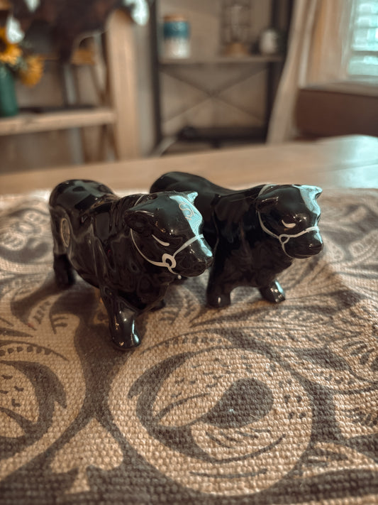 *VINTAGE* BLACK ANGUS COW BULL SALT & PEPPER SHAKER SET
