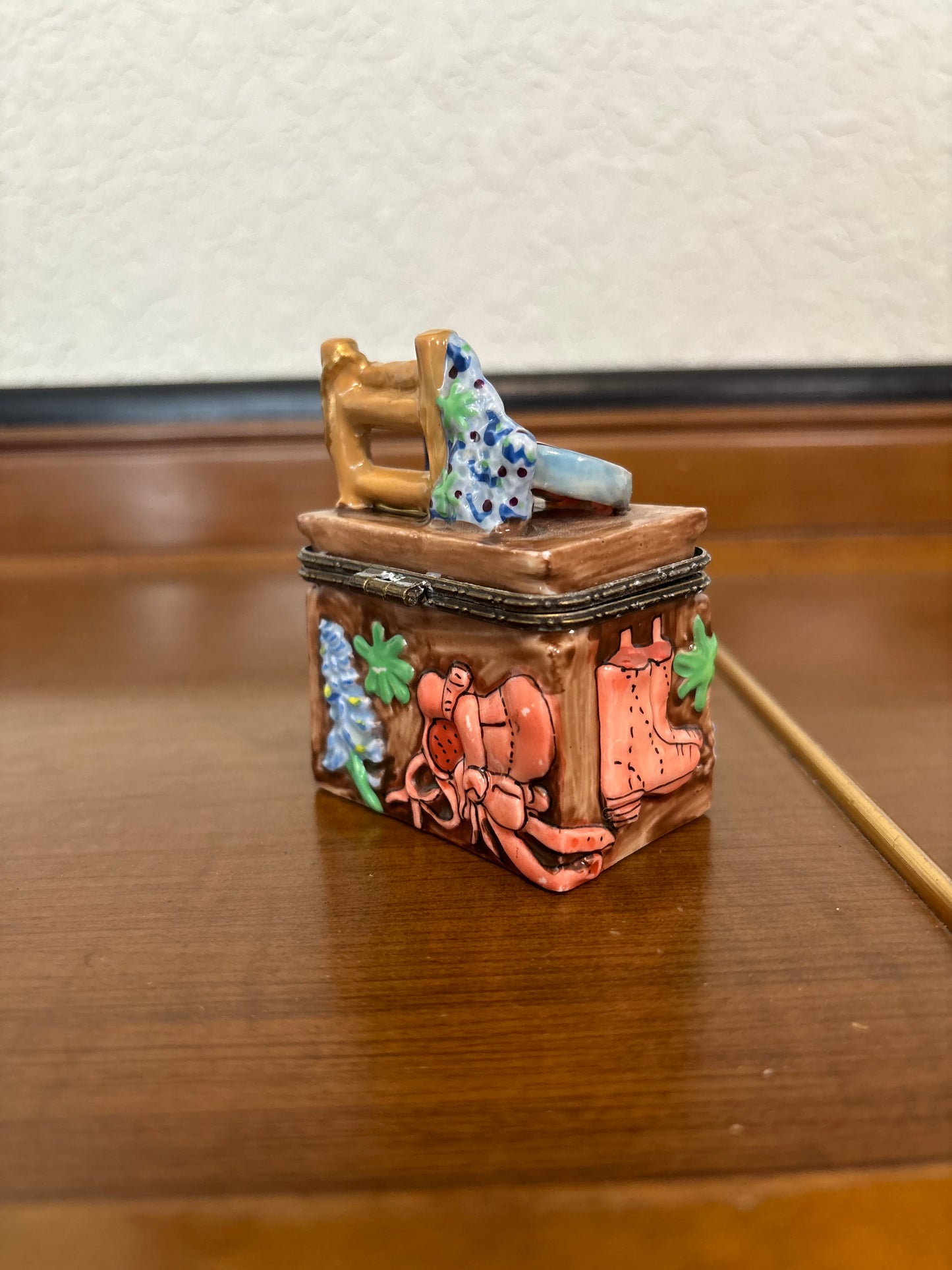 *VINTAGE* TEXAS CERAMIC TRINKET BOX