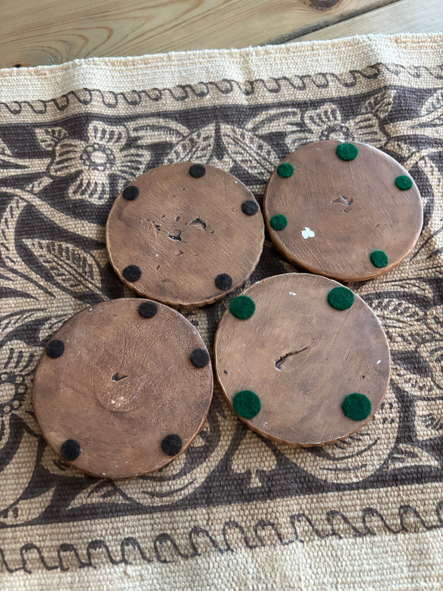 *VINTAGE* TOOLED LEATHER LOOKING CERAMIC COASTERS