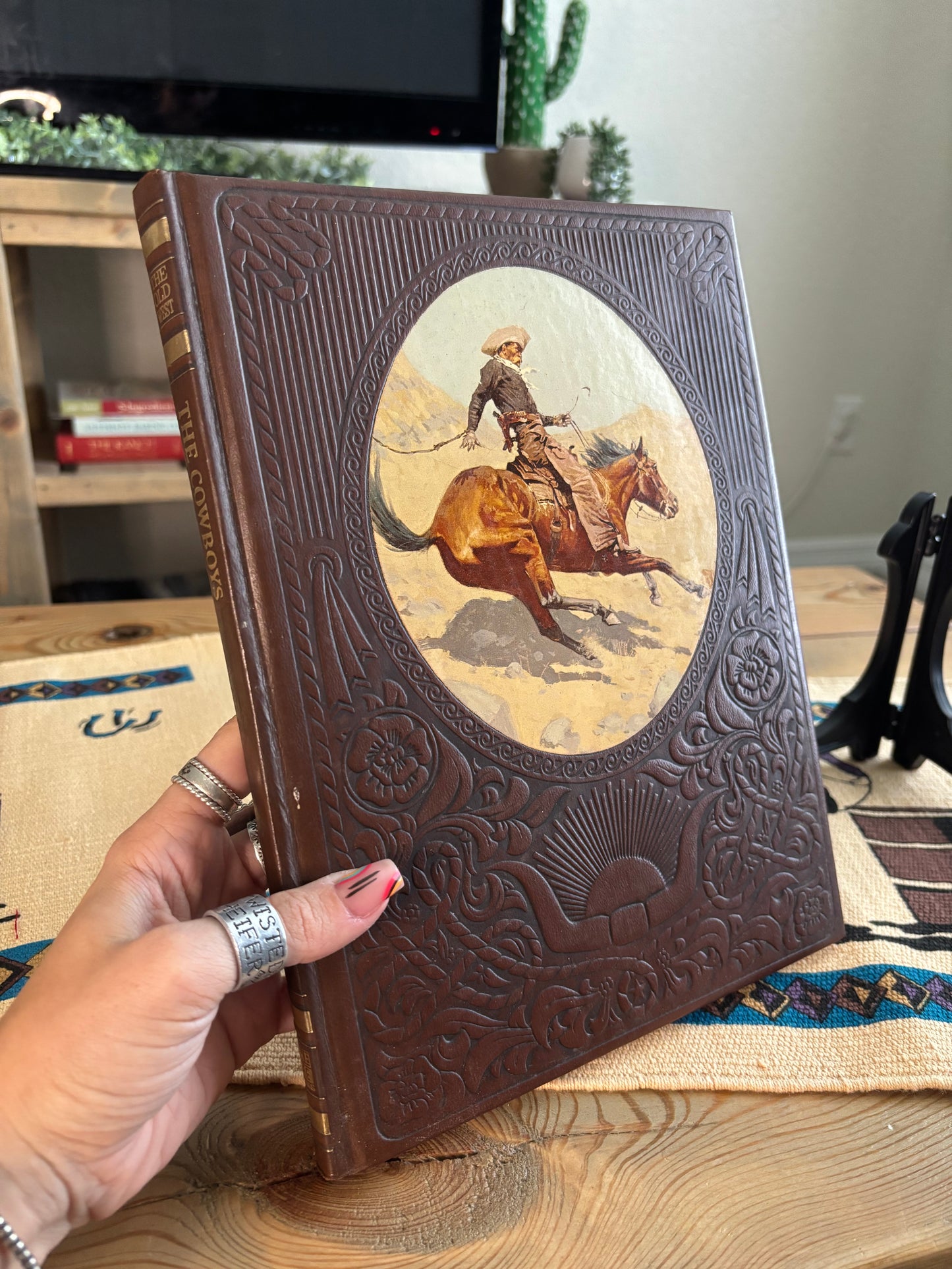 *VINTAGE* THE COWBOYS & THE GUNSLINGERS, LEATHER COVER TIME LIFE OLD WEST BOOKS