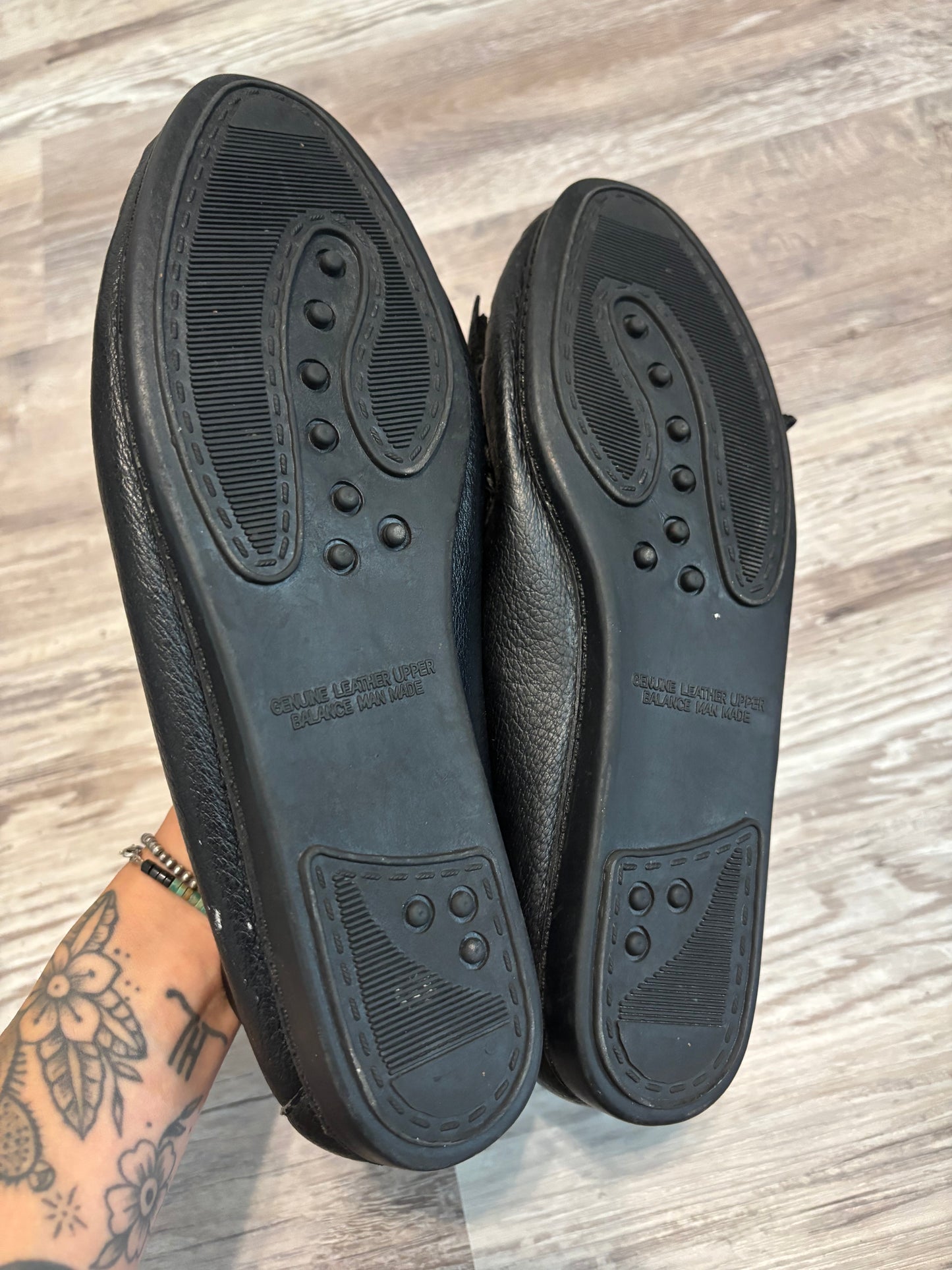 VALLEY LANE THUNDERBIRD BEADED MOCCASINS