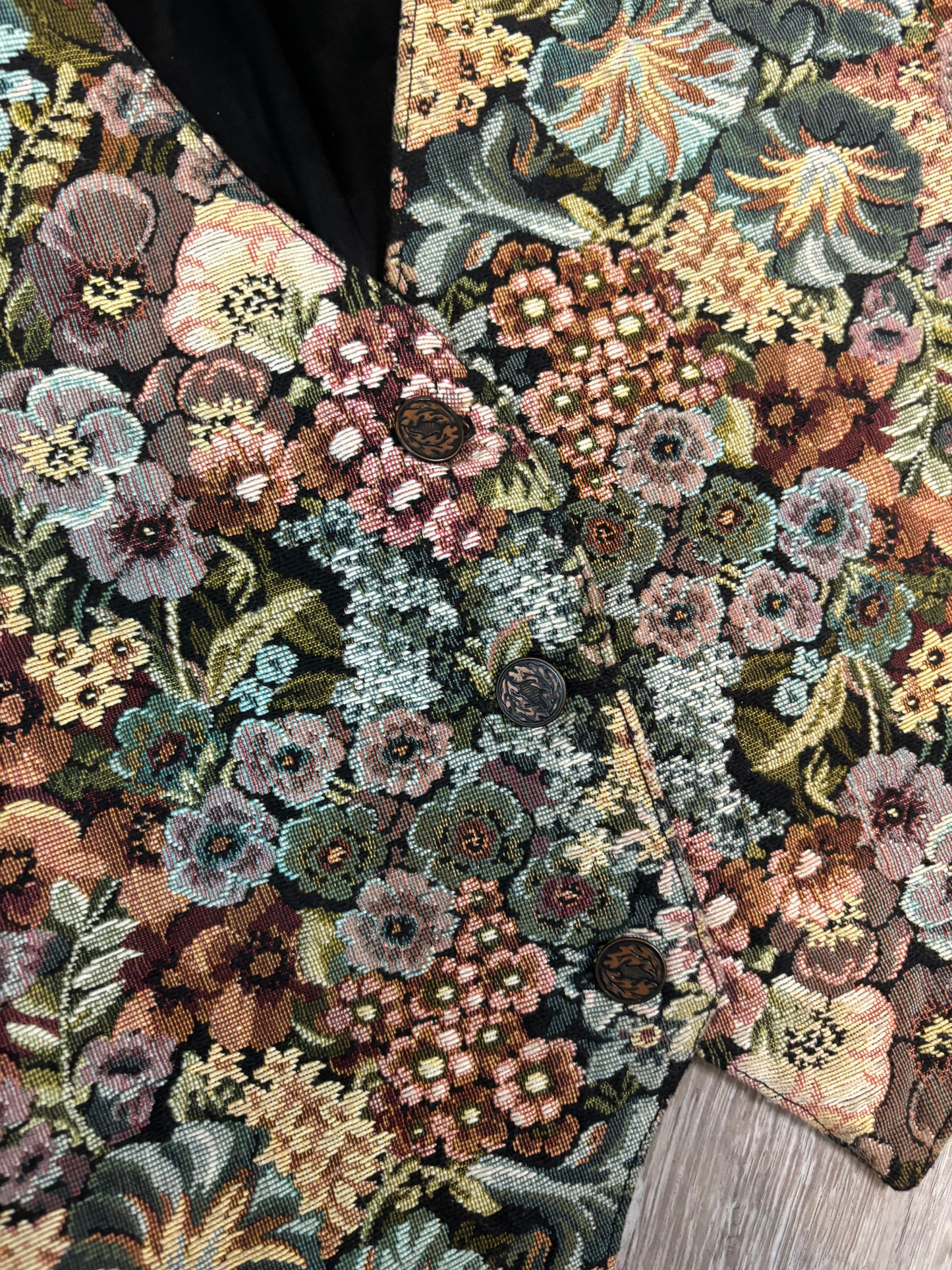 FLORAL TAPESTRY VEST *VINTAGE*