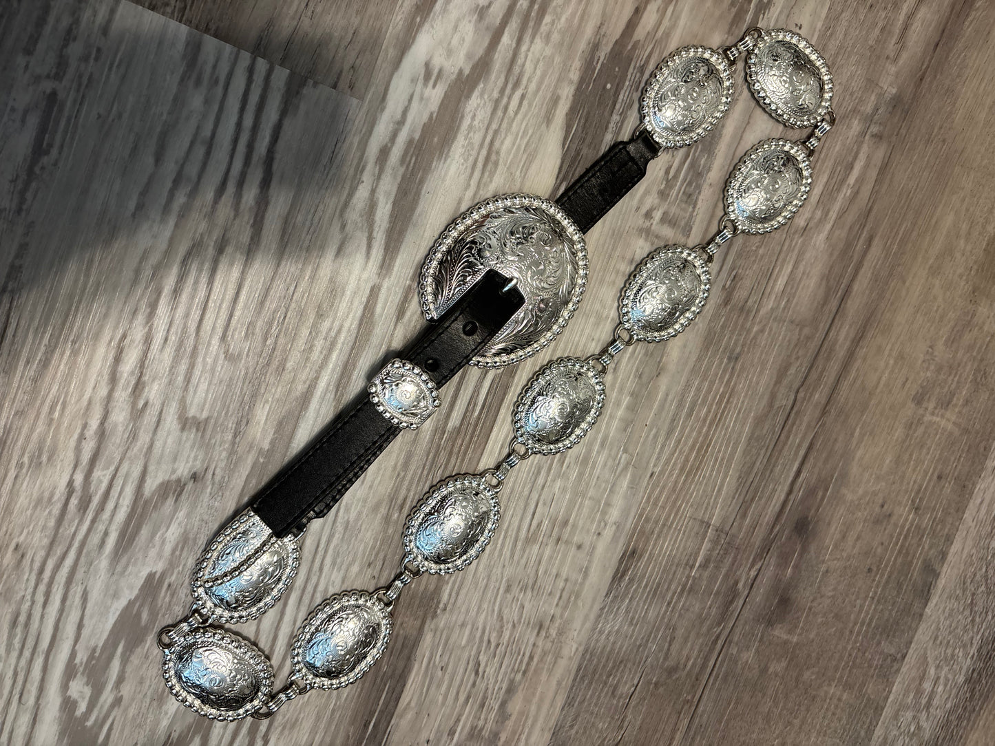 *VINTAGE* THE FAMOUS TONY LAMA CONCHO BELT