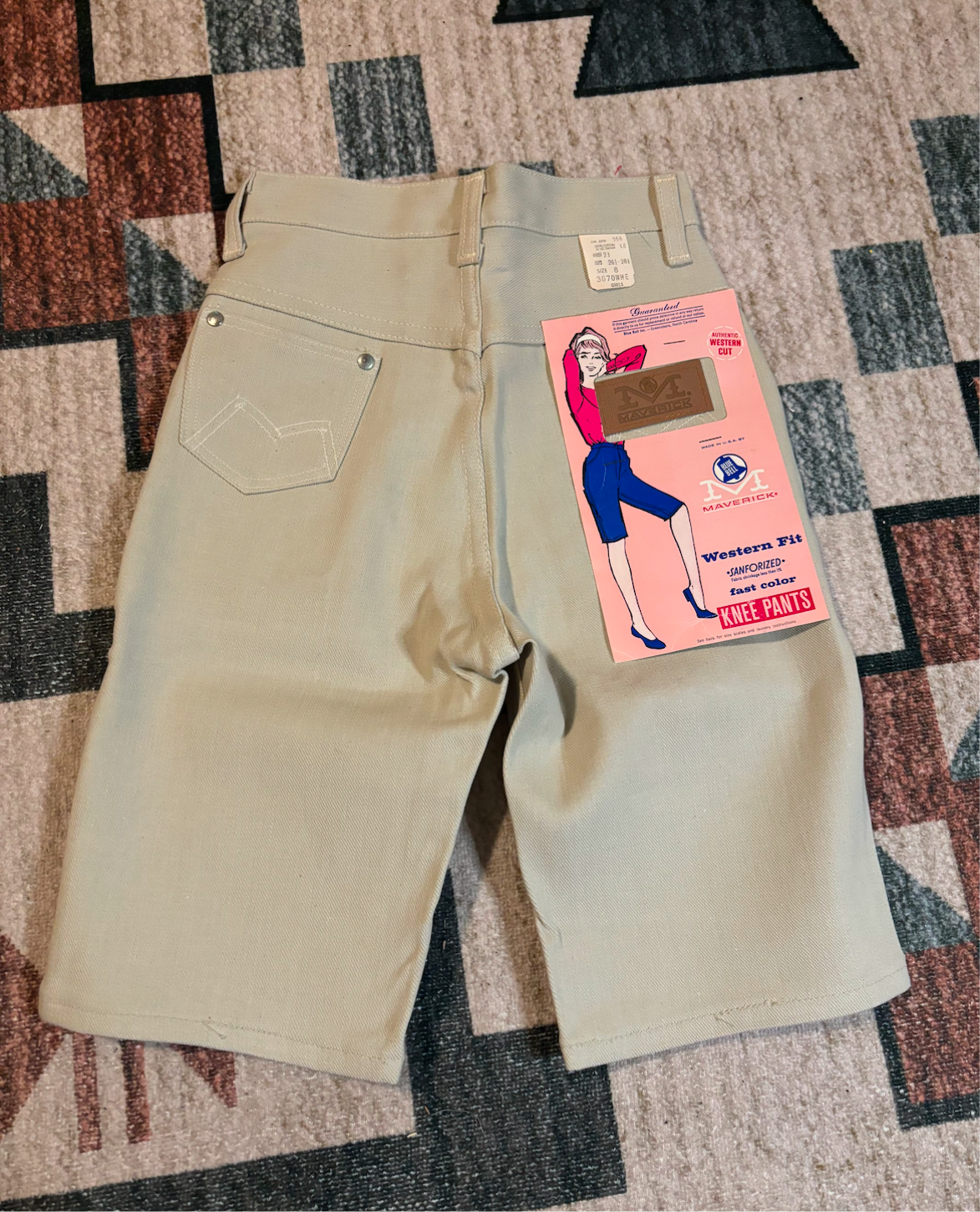 22” DEADSTOCK MAVERICK KHAKI SHORTS *VINTAGE