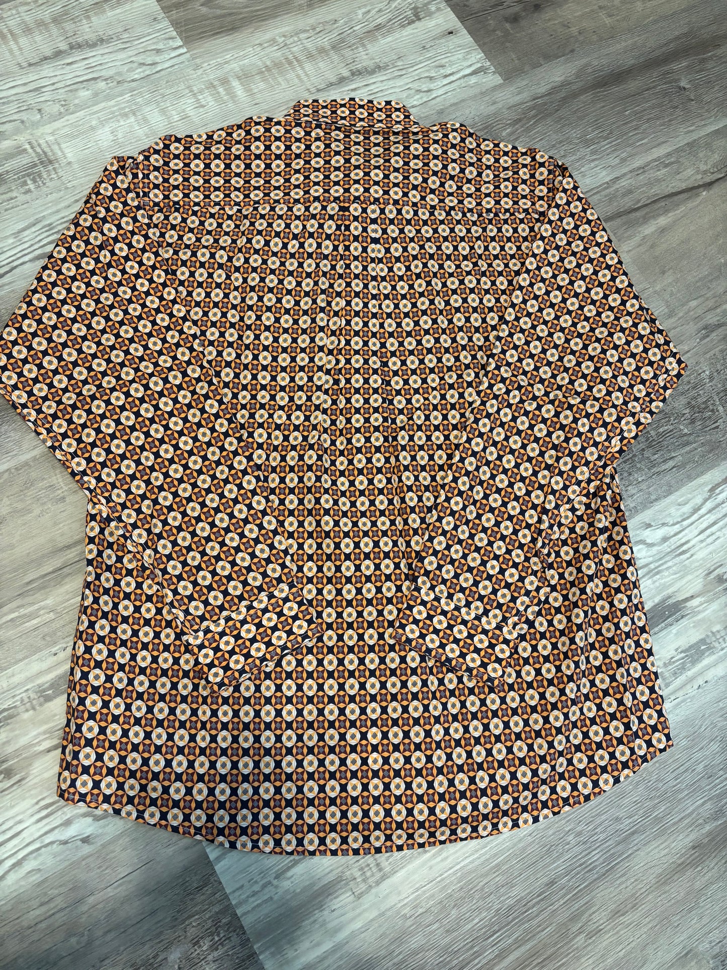 WHITE/ORANGE/NAVY CINCH BUTTON UP SHIRT