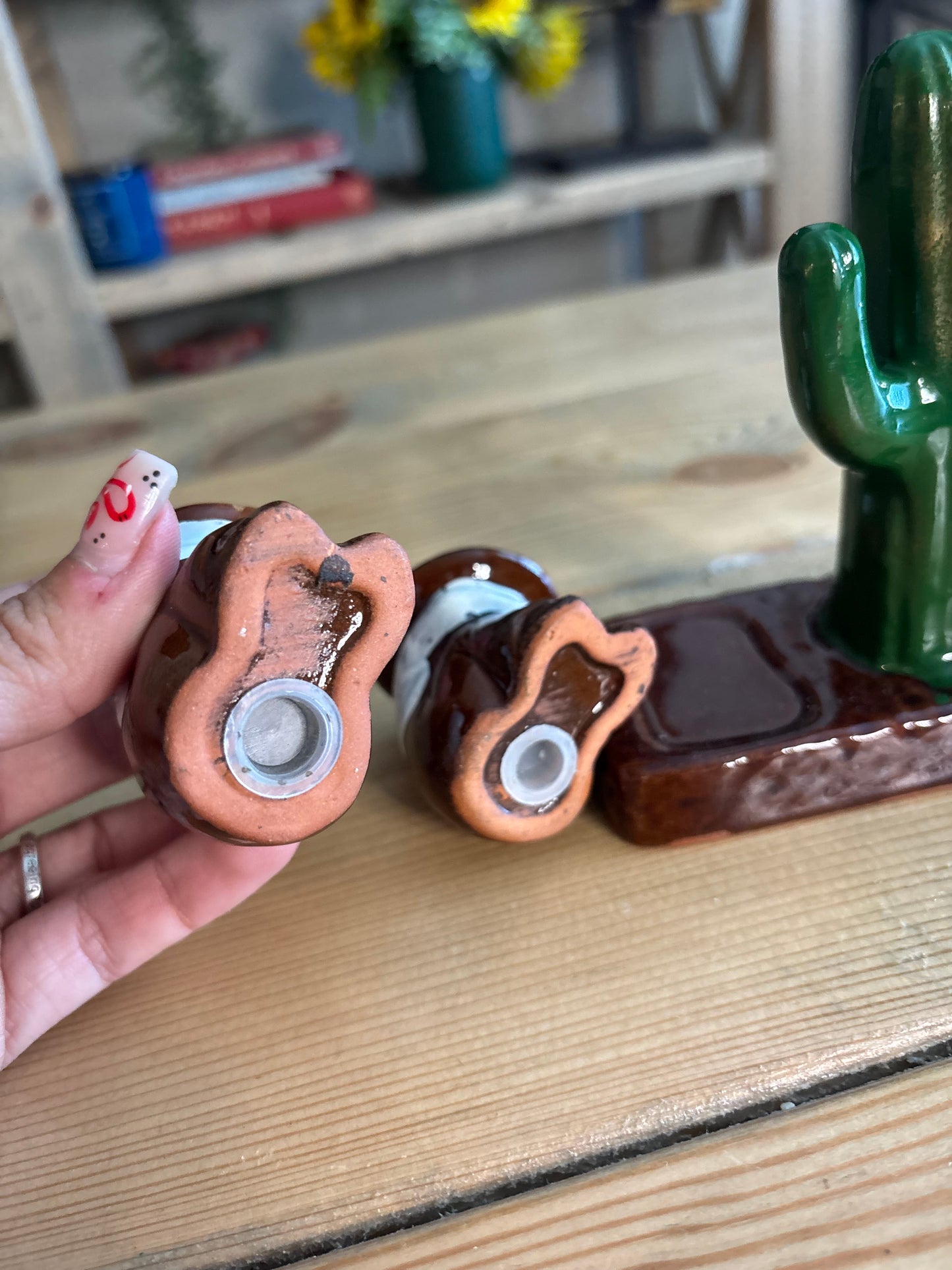 *VINTAGE* SOUTH OF THE BOARDER SALT & PEPPER SHAKER SET