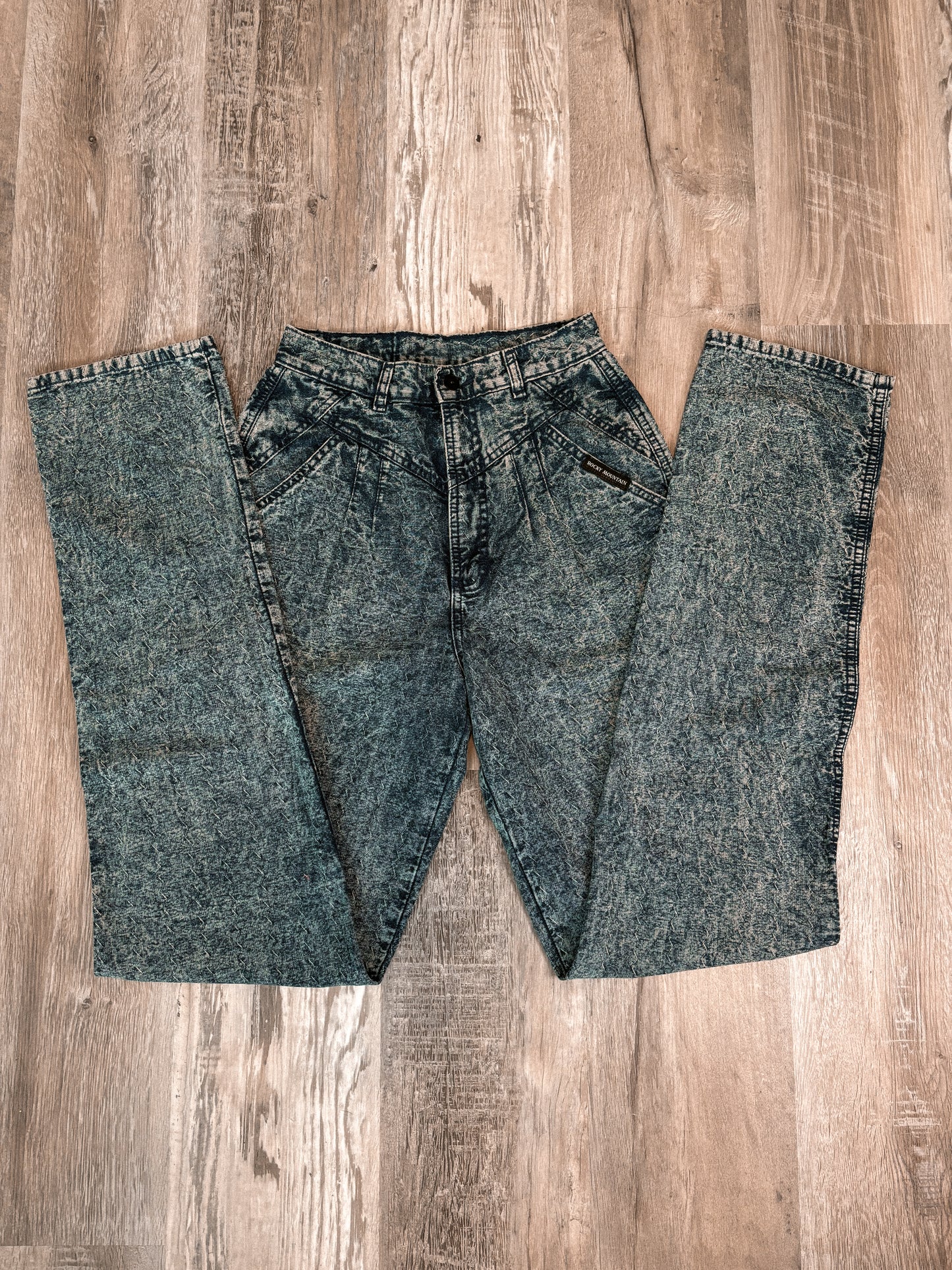 24" ACID WASH ROCKY MOUNTAIN BAREBACK JEANS *VINTAGE*