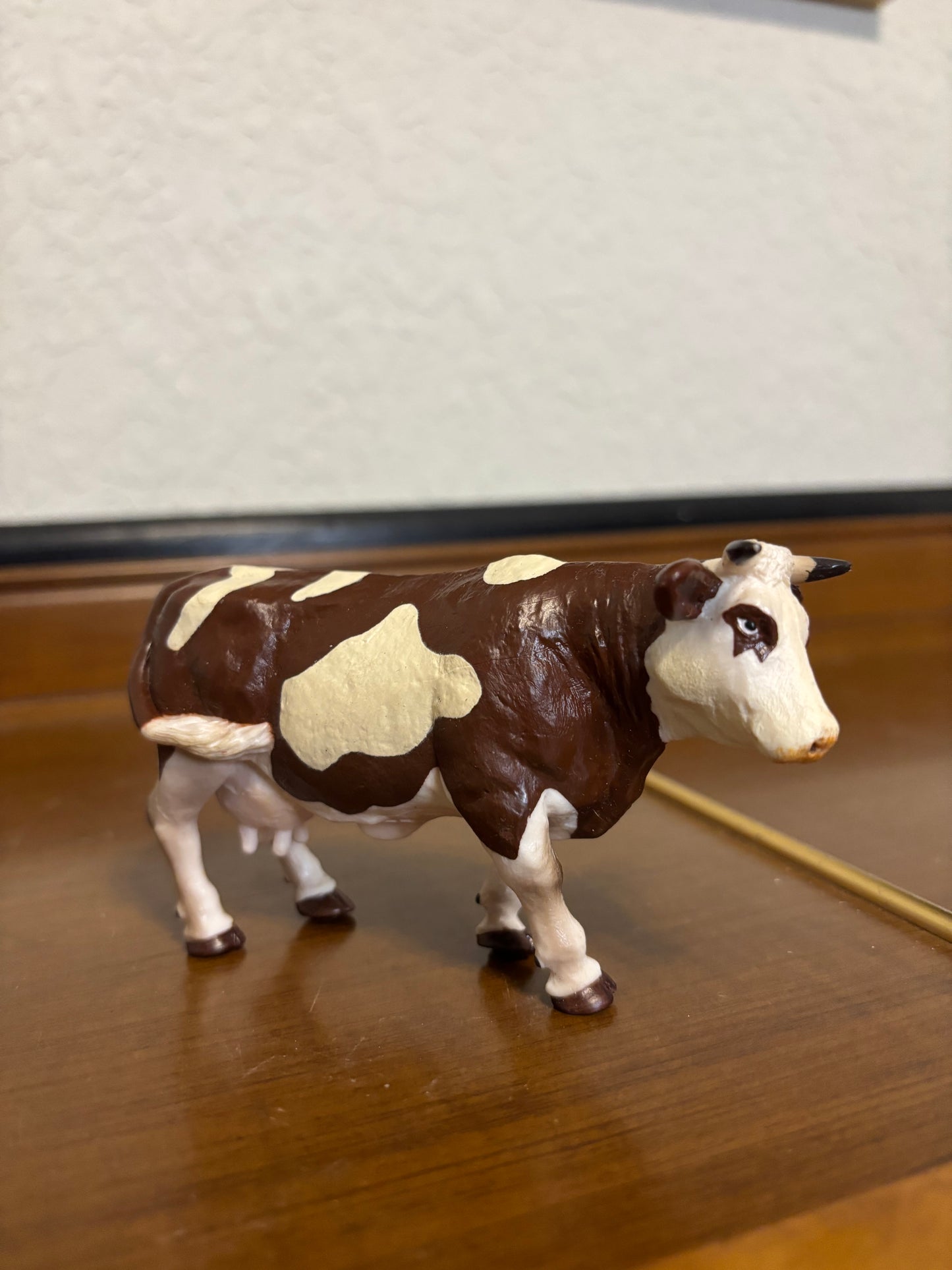 MODEL SIMMENTAL DAIRY COW