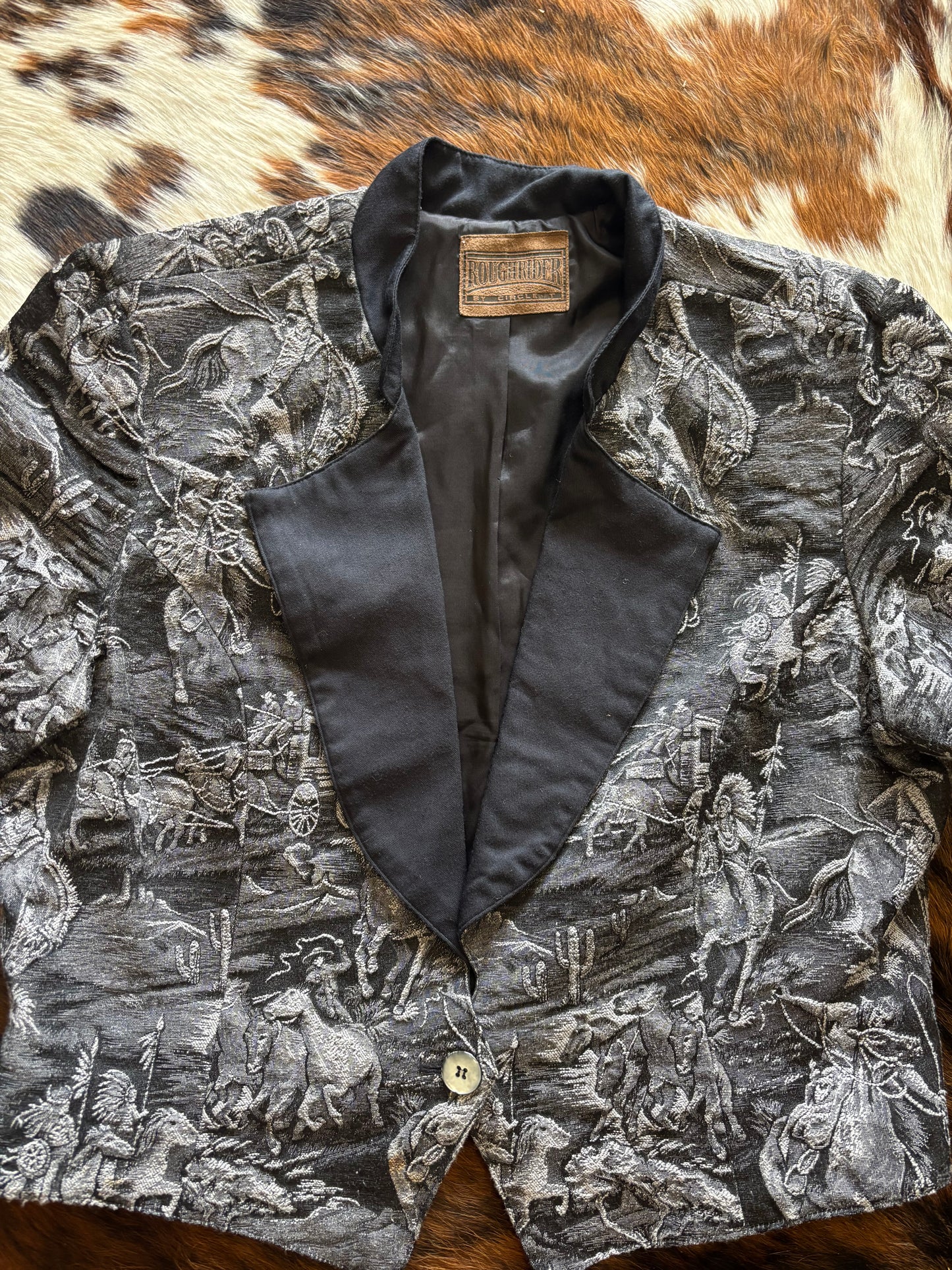 *VINTAGE* WOMENS CROP ROUGHRIDER TAPESTRY NATIVE AMERICAN JACKET