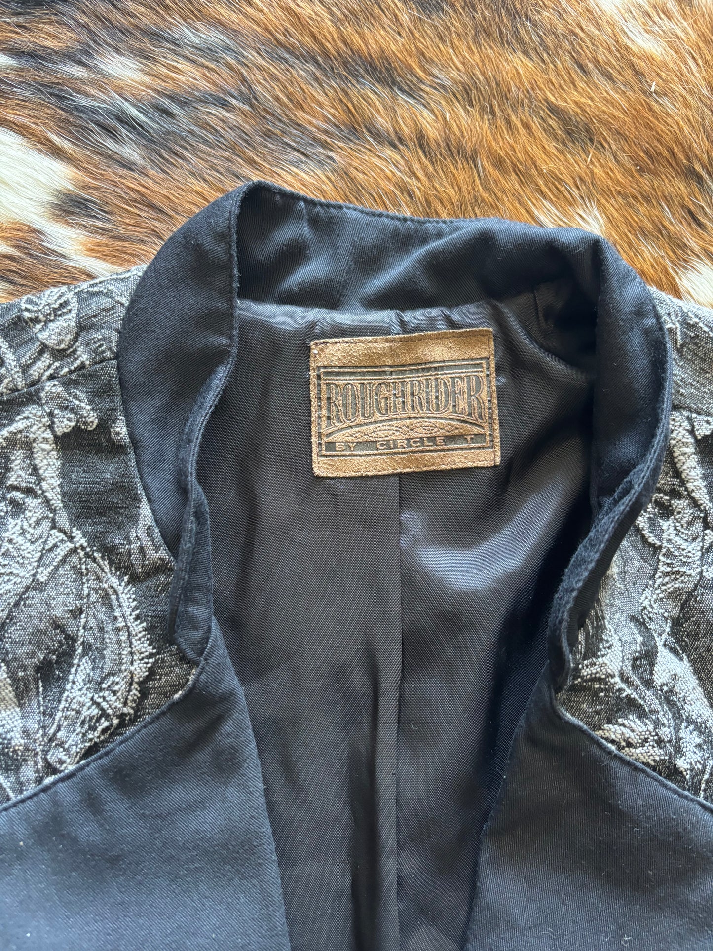 *VINTAGE* WOMENS CROP ROUGHRIDER TAPESTRY NATIVE AMERICAN JACKET