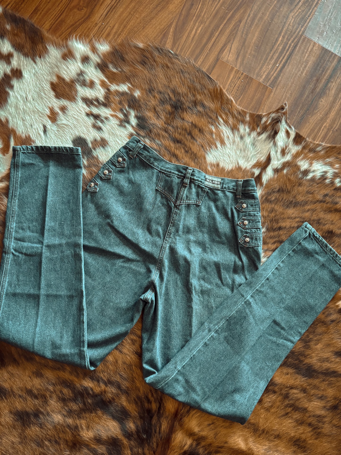 *VINTAGE* 33” ROCKIES BAREBACK RIVET WESTERN JEANS
