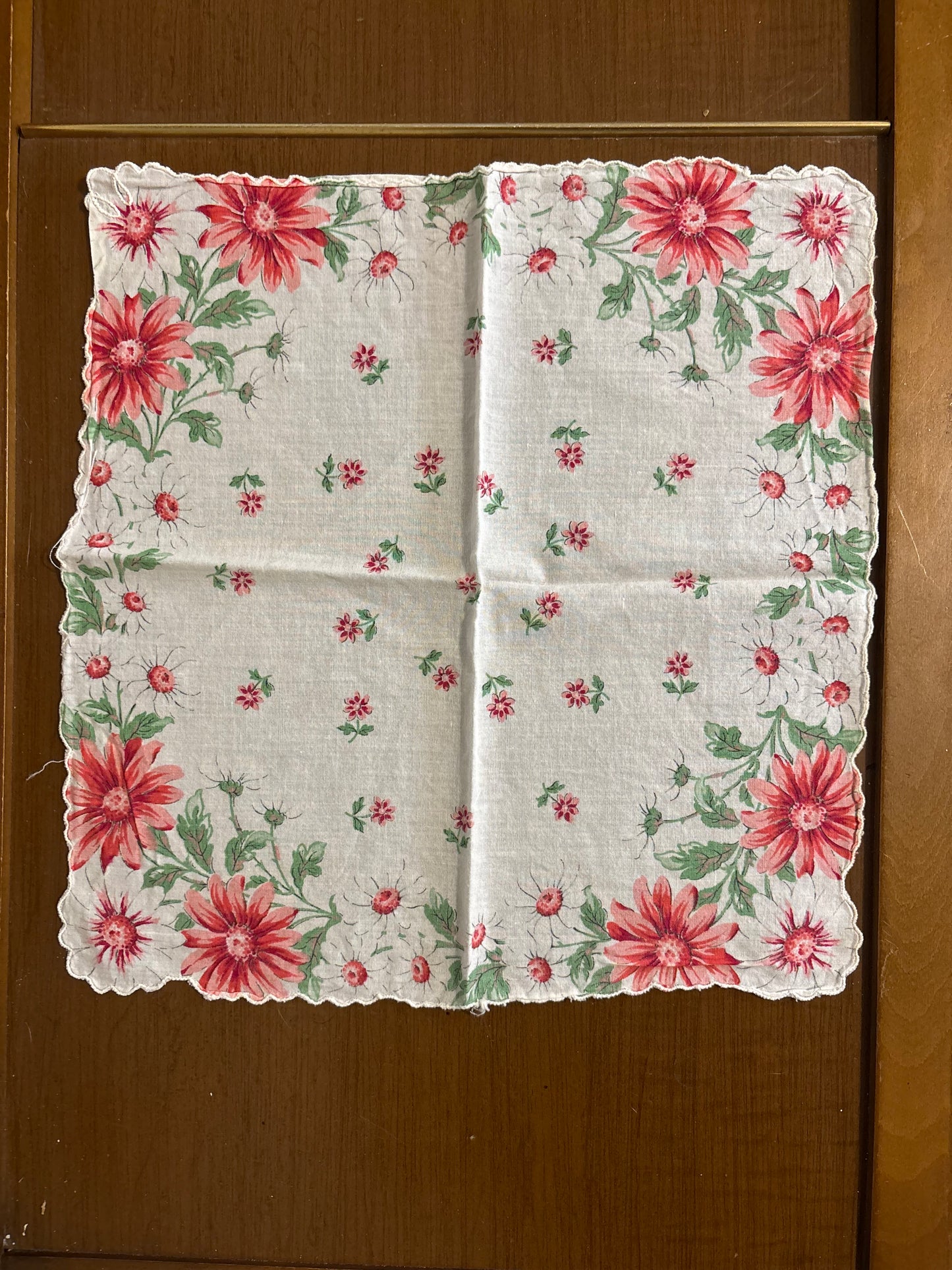 *VINTAGE* GRANNY’S FLORAL HANKIES