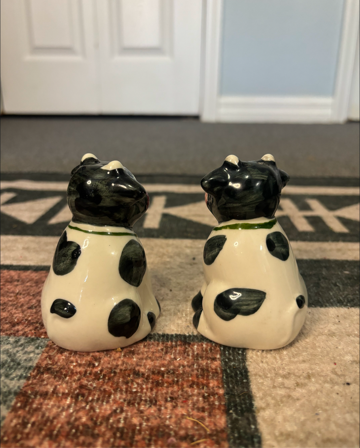 1970S COW SALT & PEPPER SHAKER SET *VINTAGE*