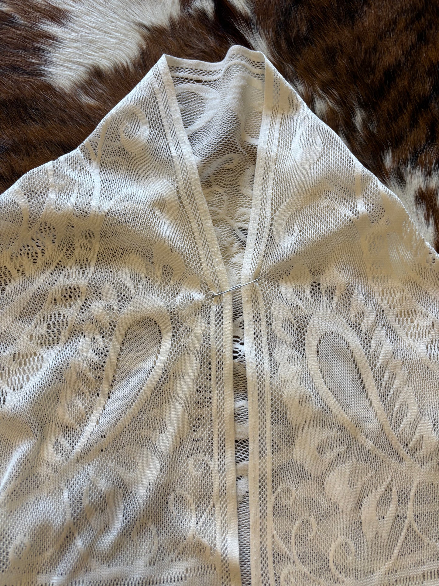*VINTAGE* FLORAL LACE WRAP SHAWL