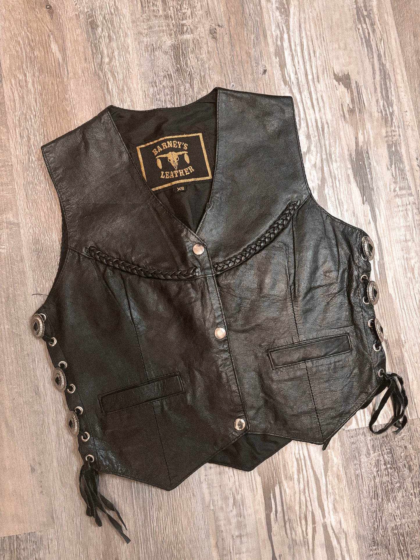 CONCHO BLACK LEATHER BIKER VEST *VINTAGE*