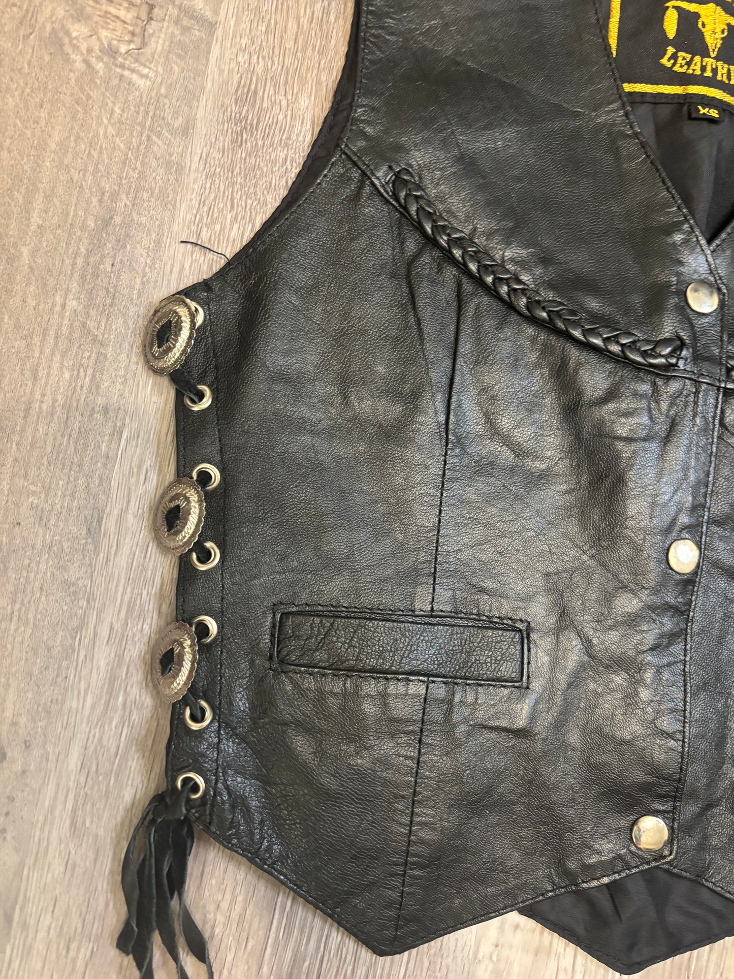 CONCHO BLACK LEATHER BIKER VEST *VINTAGE*