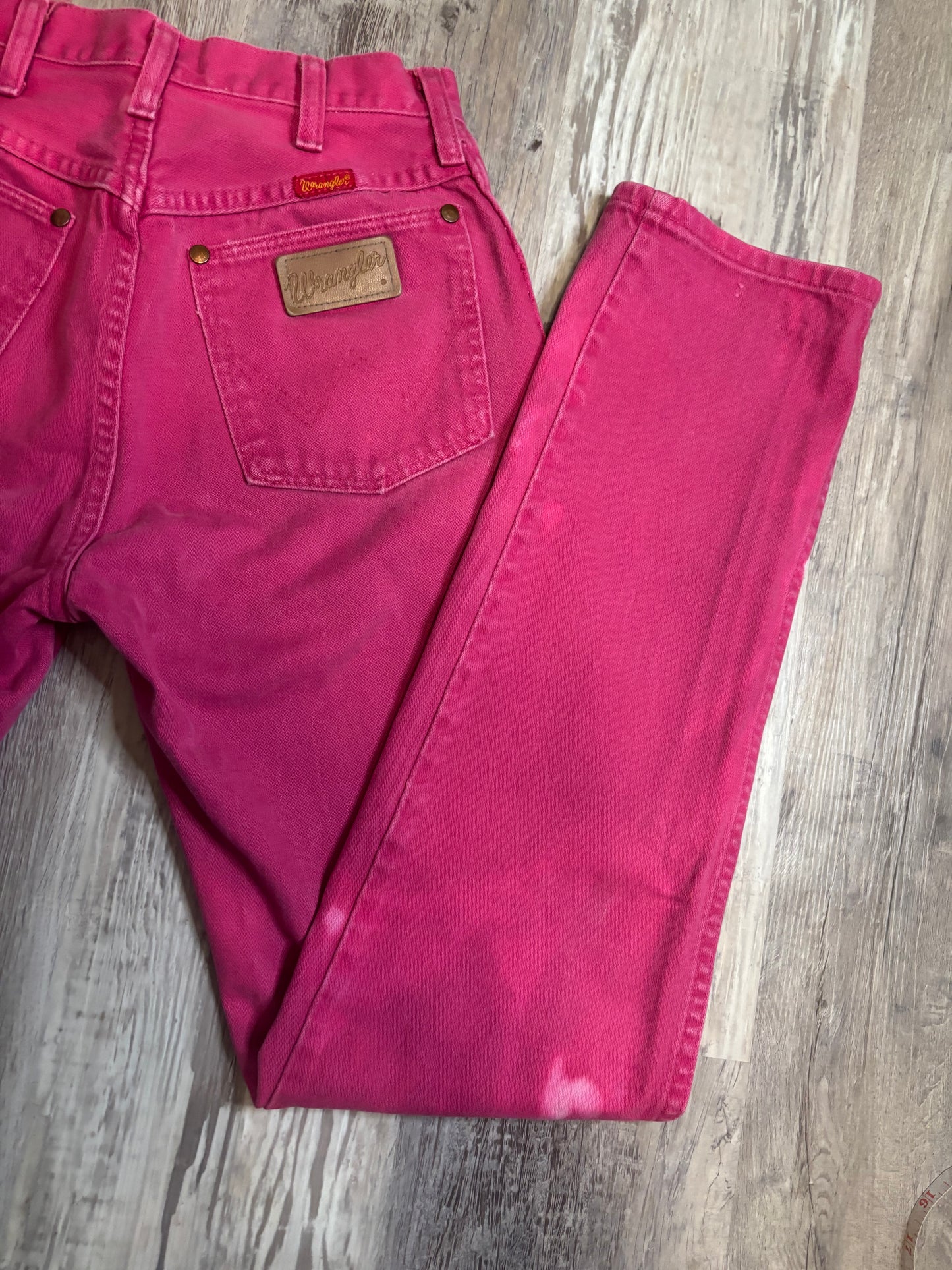 26" BLEACHED/DISTRESSED PINK PINK WRNAGLER JEANS *VINTAGE*