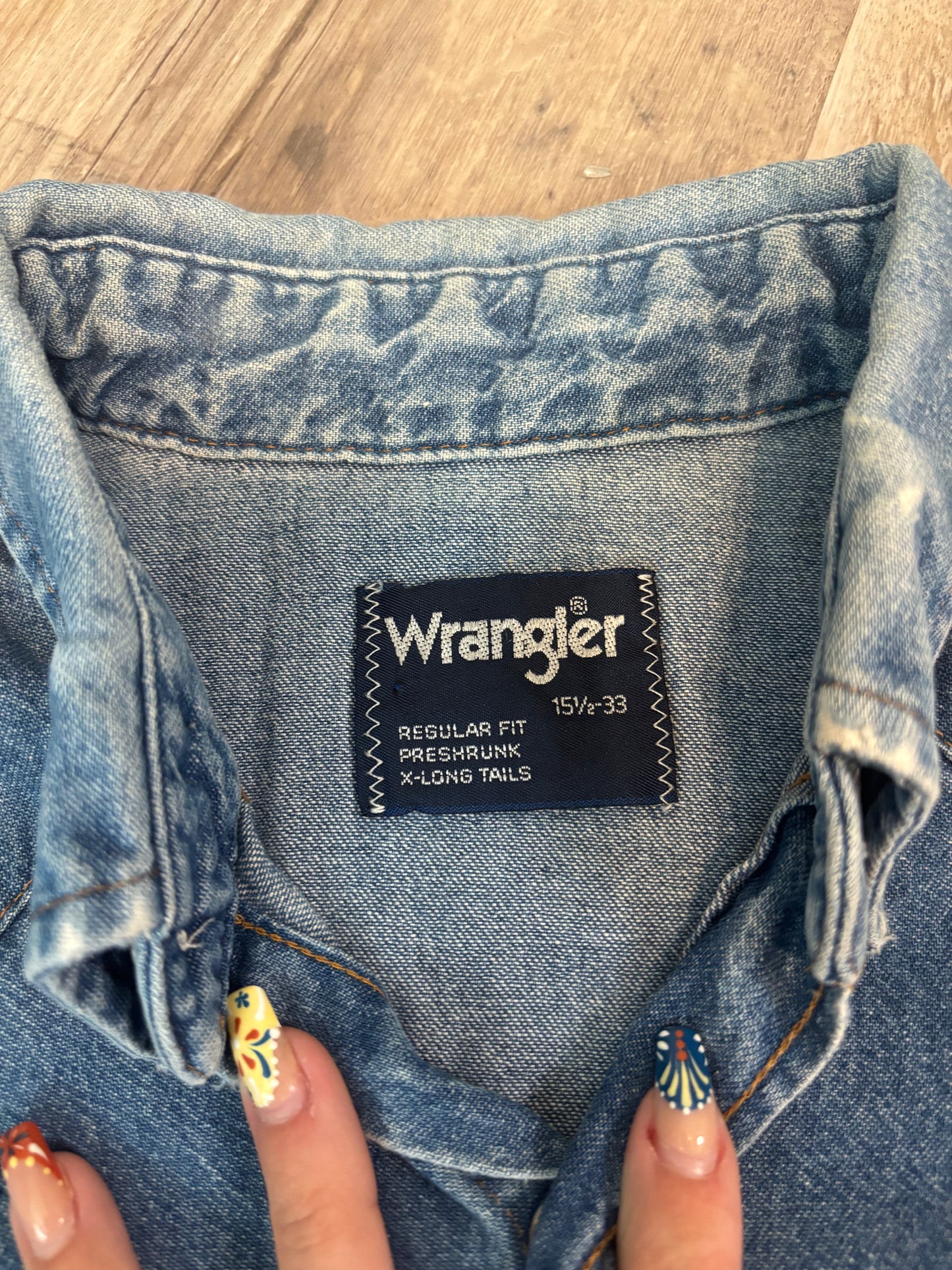 DISTRESSED WRANGLER PEARL SNAP