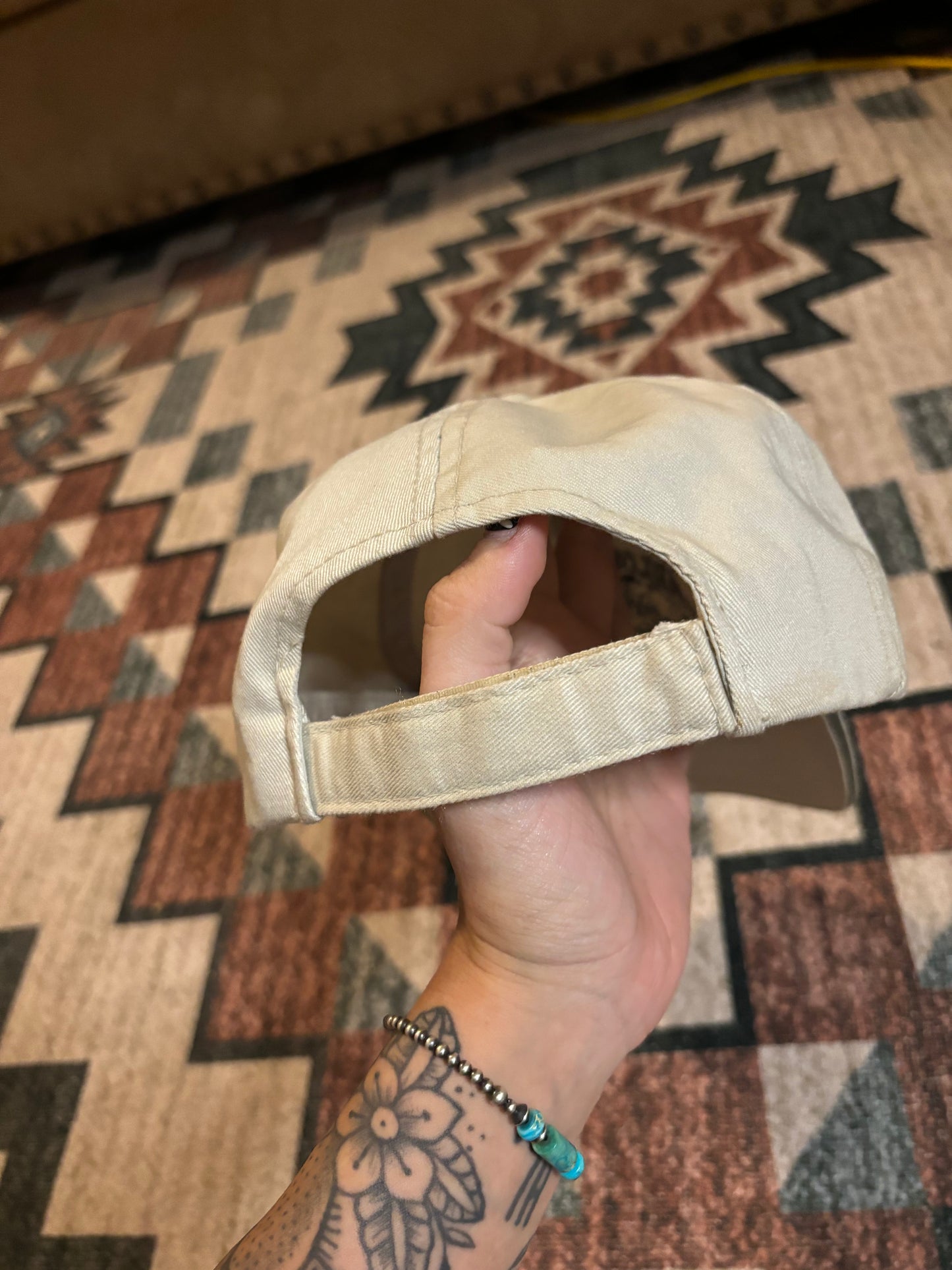 SILVER HORSE HAT *VINTAGE*