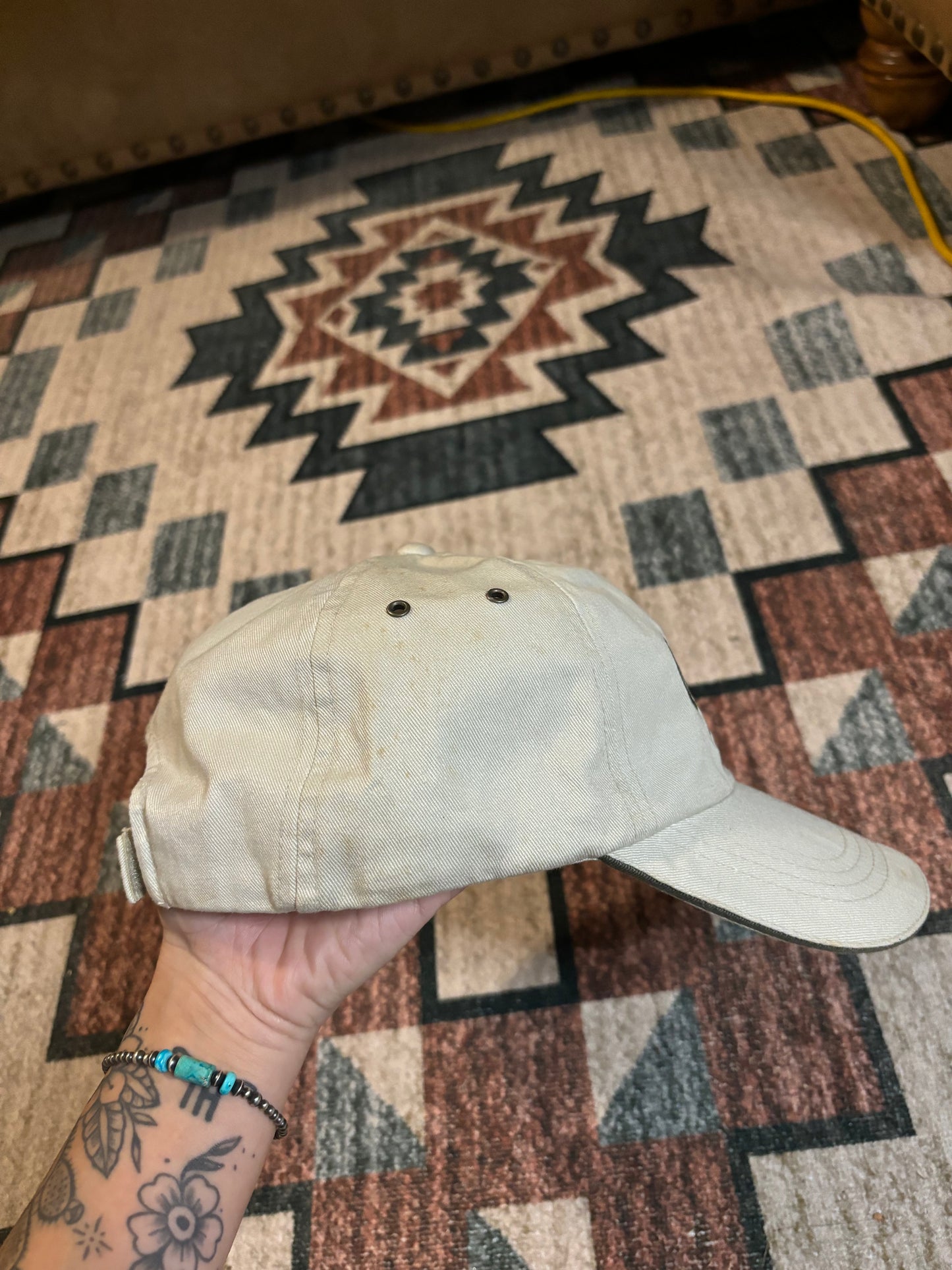 SILVER HORSE HAT *VINTAGE*