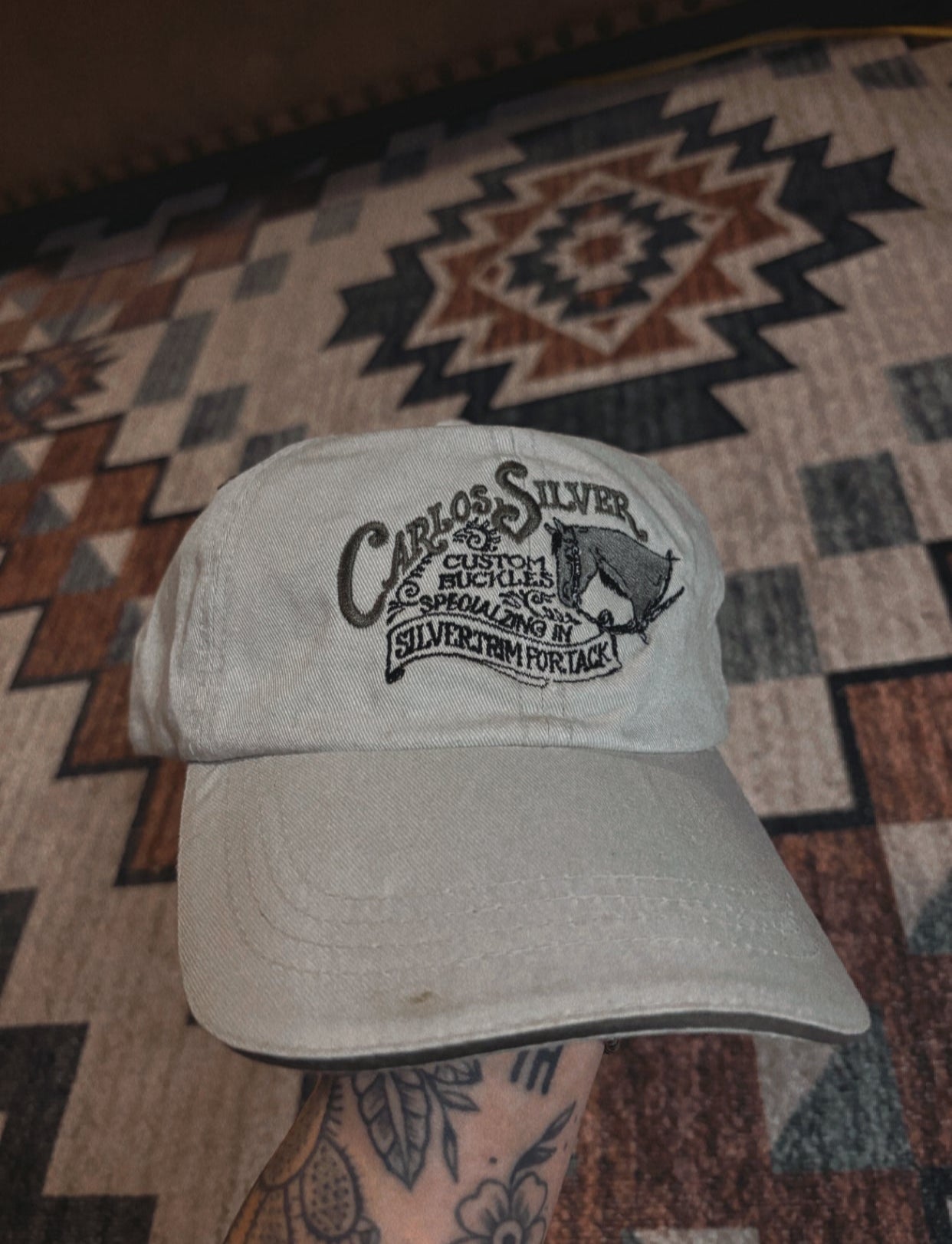 SILVER HORSE HAT *VINTAGE*